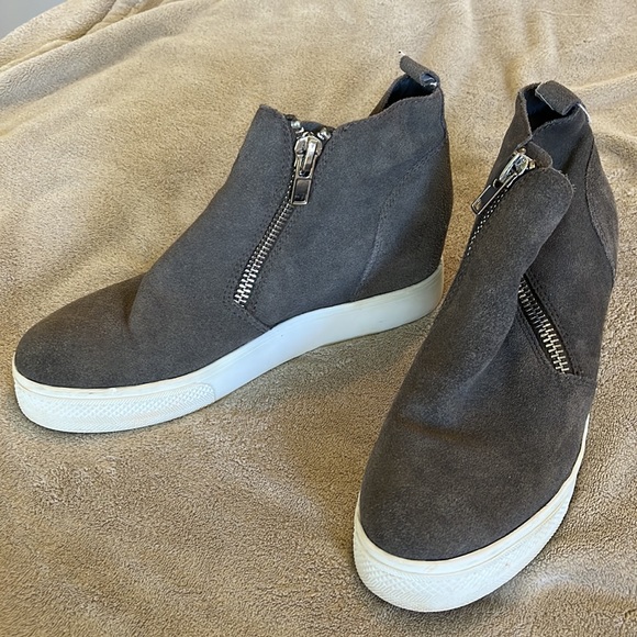Steve Madden Heeled Slip Ons - Picture 5 of 5